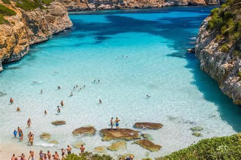 playa gay mallorca|Descubre las espectaculares playas gay de Mallorca